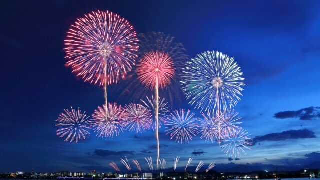 横田基地花火大会2026の日程は？混雑状況についても！